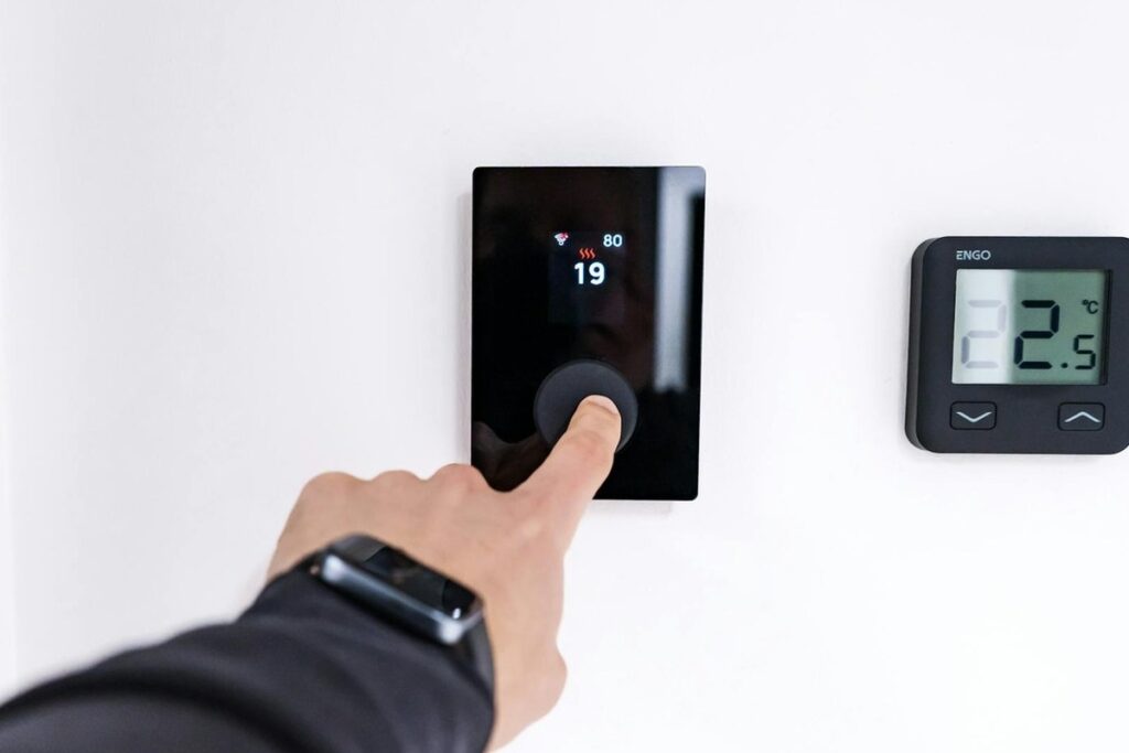 Réglage d'un thermostat mural connecté